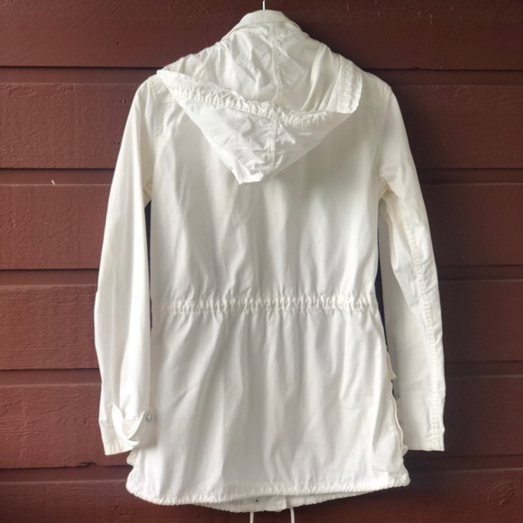 Aritzia (Talula) White Jacket - Picture 3 of 5